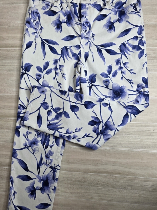 Chico's Pants - Chico's Floral Print Slimming Girlfriend Crop Pants - Blue on White